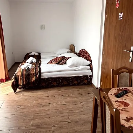 Alojamento de Acomodação e Pequeno-almoço Gosciniec Kaszebe 3*